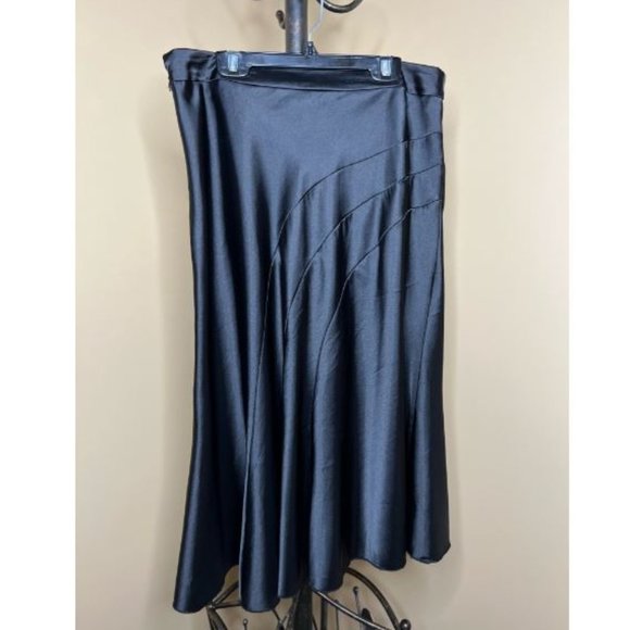 Le Chateau Womens High Waist Stain Midi Skirt Side Zip Size 6 Black - Picture 3 of 3